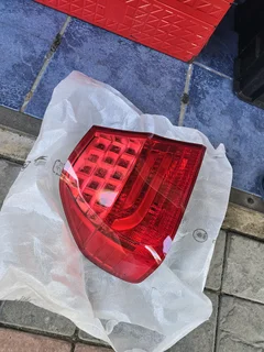 Bmw e90 taillight passenger side Lci