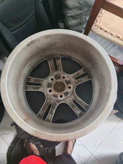 Bmw 18 inch Msport Rear rim. (One only)