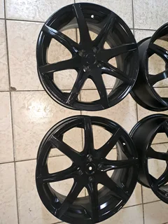 17inch tsw mags for sale gloss black 4/100pcd  R4500