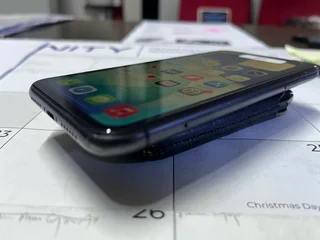 iPhone 11 black 64gb