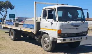 Hino 12-136 8ton flatbed with Ade 352nt driving and lisenced