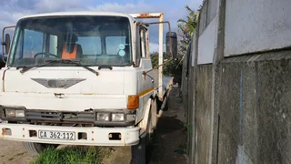 Hino 12-136 8ton flatbed with Ade 352nt driving and lisenced