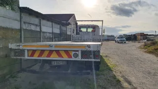Hino 12-136 8ton flatbed with Ade 352nt driving and lisenced