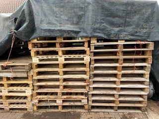 Wooden pallets / hout palette