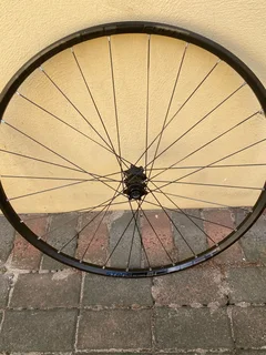 Stans Crest S1 wheels non boost