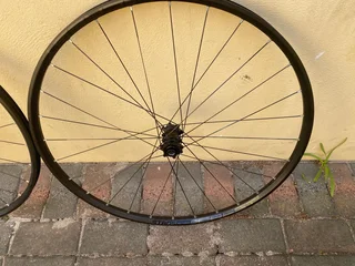 Stans Crest S1 wheels non boost