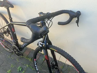 Medium Gravel Bike Cannondale