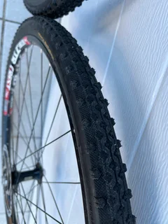 GRAVEL SPECIALIST: Custom ZTR Crest Wheelset with Stan&#39;s 3.30 Hubs