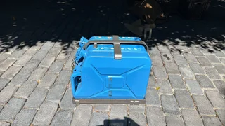 Water jerry cans as new