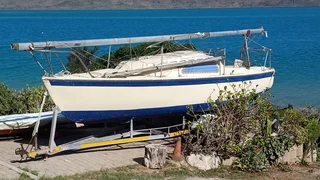 Yacht trailer-sailer JAGUAR 22