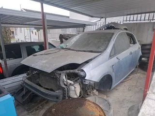 2013 Fiat Punto 1.4i Easy Spares