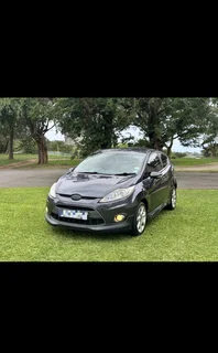 2011 Ford Fieata 1.6i Titanium Sport