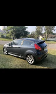 2011 Ford Fieata 1.6i Titanium Sport
