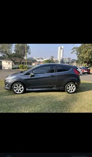 2011 Ford Fieata 1.6i Titanium Sport