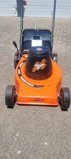 Heavy Duty Rolux 2000 watt Electric Lawnmover.