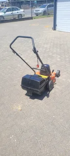 Heavy Duty Rolux 2000 watt Electric Lawnmover.