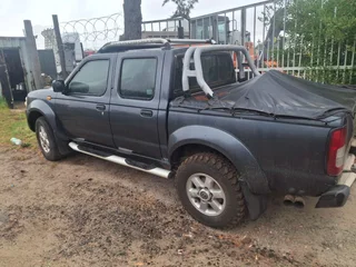 2005 Nissan Hardbody Double Cab