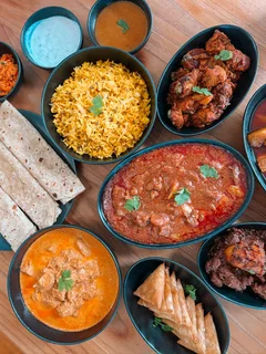 TAKE AWAY&#39;S/FAST FOODS INDIAN MUSLIM  STRAND  R699 000