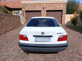 1994 Bmw e36 318i Automatic not negotiable