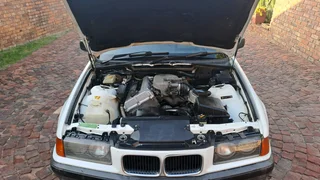 1994 Bmw e36 318i Automatic not negotiable