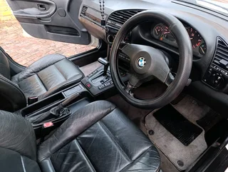 1994 Bmw e36 318i Automatic not negotiable