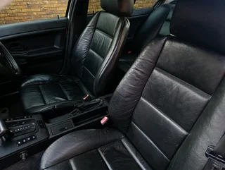 1994 Bmw e36 318i Automatic not negotiable