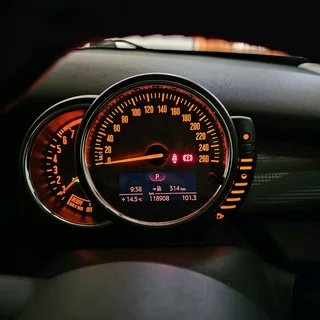 Stunning mini cooper hatchback (f56) 3 door 1.5 twin turbo auto with 119000kms full service history