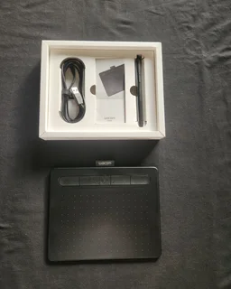 Wacom Intuos S Bluetooth Drawing Tablet