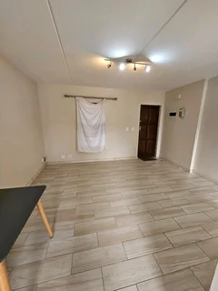 2 Bedroom apartment to rent in Rondebosch East