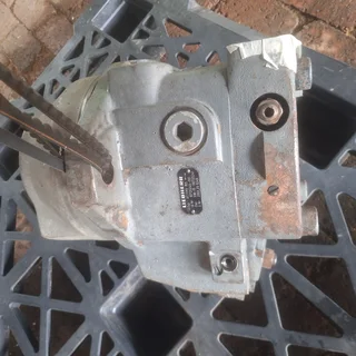 Liebherr 964 Excavator final drive motor.