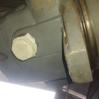 Liebherr 964 Excavator final drive motor.