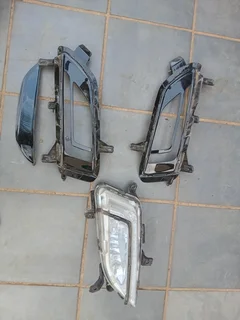 2020 Hyundai Tucson left for light and fog light covers for both side