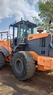 3 CUBE FRONT END LOADER