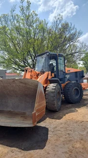 3 CUBE FRONT END LOADER