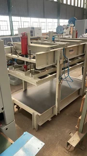 PNEUMATIC DOOR PRESS