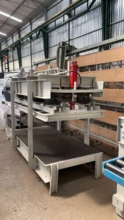 PNEUMATIC DOOR PRESS