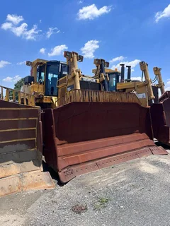 CATERPILLAR DOZER
