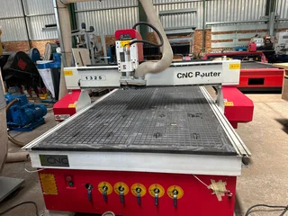CNC ROUTER