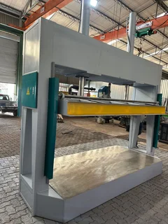 HYDRAULIC DOOR PRESS