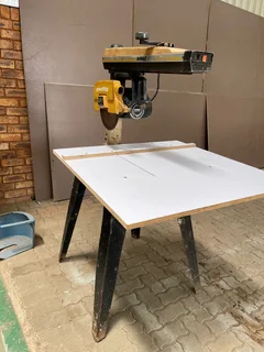 De Walt Radial Arm Saw