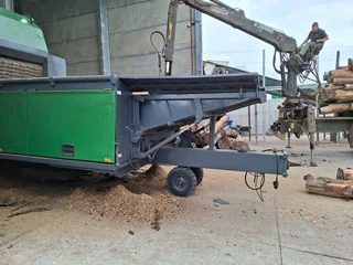 Mobile Chipper / Shreader