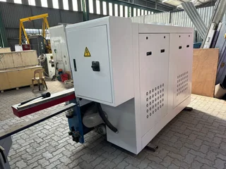 4 HEAD V-HOLD MOULDER