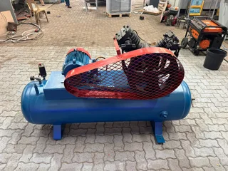 7.5KW PISTON COMPRESSOR INDUSTRIAL