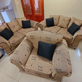 Lounge Suite Sofa Set (2 &#43; 2 &#43; 1 Seater)