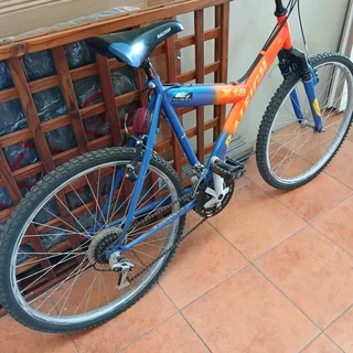 Mountain Bike Raleigh 26inch with Shimano gearing