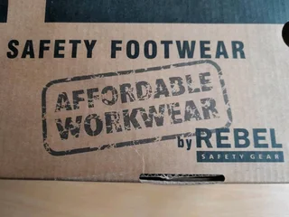 Rebel Branded Men&#39;s Safety Shoe Size 10