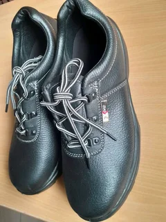 Rebel Branded Men&#39;s Safety Shoe Size 10