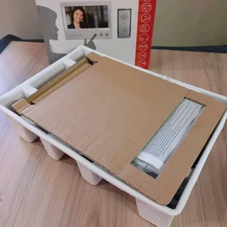 LEGRAND 7&#34; WIRED VIDEO INTERCOM KIT C/W RAINSHIELD