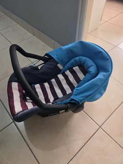 Car seat and pram combo for sale