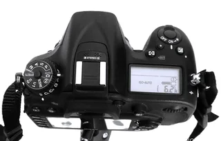 NIKON D7200  WITH 2 LENSES &#43; SPEEDLIGHT SB-700